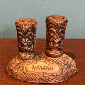 Vintage Treasure Craft Tiki Idols Hawaii Salt &  Pepper Shakers with Cork Decor